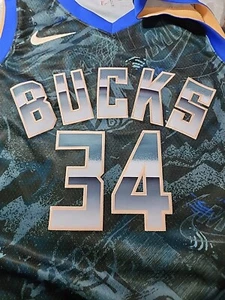 Giannis Antetokounmpo Milwaukee Bucks MVP NBA #34 Size XL - Bild 1 von 11
