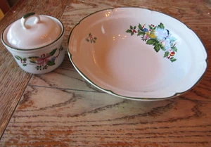 Vintage Yamaka Stoneware JAPAN NOEL Scalloped SERVING BOWL 9 1/8" & Sugar - Picture 1 of 14