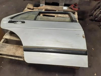 Used Rear Right Door Assembly Rear Side fits: 1987 Volkswagen Jetta manual Rear Foto 1 de 4