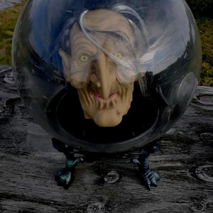 Vtg Gemmy Huge Large Halloween Party Candy Witch Spirit Ball Lights Up & Voice - Picture 1 of 4