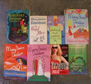 Lot 8 MARY JANICE DAVIDSON -Wolf at the Door, Undead and Unpopular, and Uneasy - Picture 1 of 3