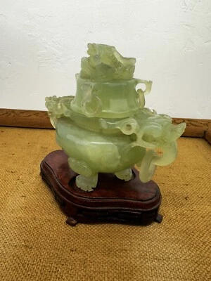 Trípode de jade tallado arcaico chino quemador de incienso incensario dragón con soporte de madera Foto 1 de 4