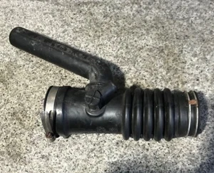 Subaru Legacy GLS Estate (1993-1999) Air Intake Hose Pipe - Picture 1 of 7