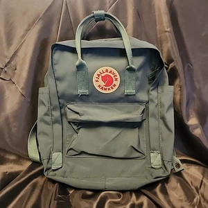 Fjallraven Kanken Classic Backpack Green 23510 Sweden Canvas Everyday Outdoor - Picture 1 of 5