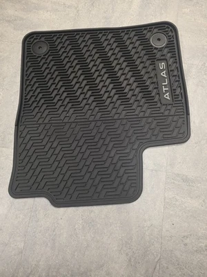 Juego completo alfombrillas 3CM-061-530-82V Volkswagen Atlas 2019-2025 OEM  Foto 1 de 4