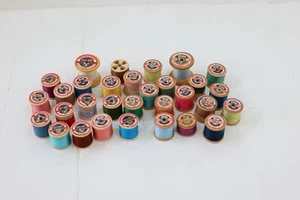 Job Lot Vintage Sylko Wooden Plastic Cotton Reels Threads - Picture 1 of 15