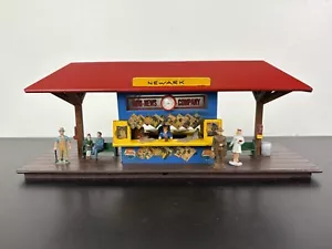 American Flyer Mini-Craft 750 Newark NJ Masonite Wood News stand - MINT cond. - Picture 1 of 18