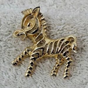 Broche de cebra Sarah Coventry, firmado, década de 1960 - Imagen 1 de 2
