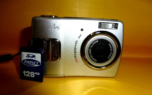 Cámara digital Pentax Optio M20 7,0 MP plateada con tarjeta SD/baterías FUNCIONA - Imagen 1 de 6