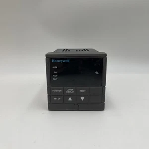 Honeywell UDC3000 VERSA-PRO Universal Digital Controller - Picture 1 of 5