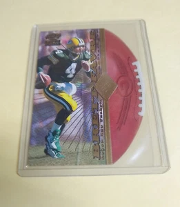 1997 Pacific Crown Royale Cel-Fusions Brett Favre 7  Green Bay Packers Die Cut - Picture 1 of 2