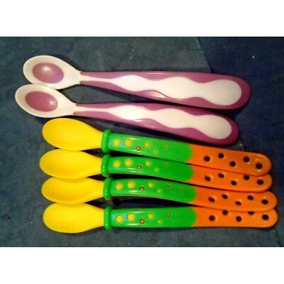 Lote de 6 cucharas de alimentación infantiles coloridas SASSY CEREALES SEGURIDAD Foto 1 de 2