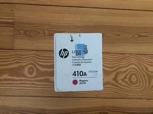 HP 410A (CF413a) Magenta LaserJet Ink Toner Cartridge Genuine OEM New Sealed - Zdjęcie 1 z 1