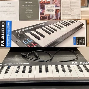 Keystation Mini 32 MK3 Ultra Portable Mini USB MIDI Keyboard Controller - Black - Picture 1 of 1