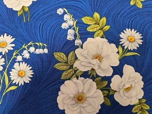 3.3 Metres Printed 100% Cotton Premium Craft Fabric Flowers On Blue - Picture 1 of 3