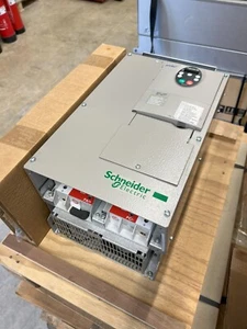 ATV21HD30N4 Schneider Electric 30kW 380/480V *NUEVO* - Imagen 1 de 1