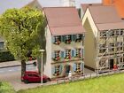N Scale Buildings - 232176 - Old town house with shutters - Kit