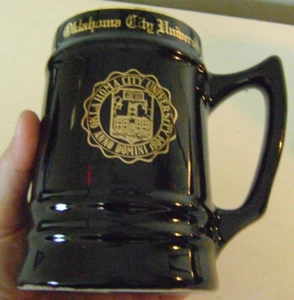 OKLAHOMA CITY UNIVERSITY Anno Domini 1904 KRUGBECHER schwarz mit Gold 6" Zoll - Bild 1 von 7