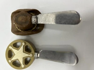 Set of 2 Wide Blade Cheese Spreaders Butter Jelly Jam Western Themed - Picture 1 of 5