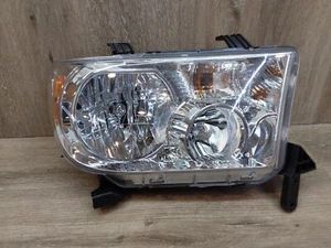2007-2013 TOYOTA TUNDRA RH HEADLAMP ASSY - Foto 1 di 12