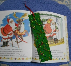Bookmark CHRISTMAS Fabric or Cloth Green with String Lights Handmade Red Ribbon - Imagen 1 de 5