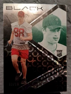 9/10. 2022 Panini lBlack Emerald Cade Ottom Tampa Bucs - Picture 1 of 5
