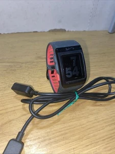 Nike+ SportWatch WM0069 GPS Laufuhr Powered by TomTom schwarz/rot - Bild 1 von 8