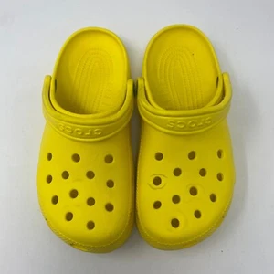 Crocs Classic Lemon Yellow Shoes Clogs - Men's Size 6 Women's 8 - Picture 1 of 10