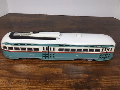 Corgi US55028 1:50 Chicago CSL Limited Edition PCC Streetcar Kenosha Line 4606 - Image 1 of 4