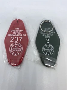 Menge 2 Schlüsselanhänger # 3 Camp Crystal Lake Freitag der 13. Shining Overlook Hotel - Bild 1 von 5