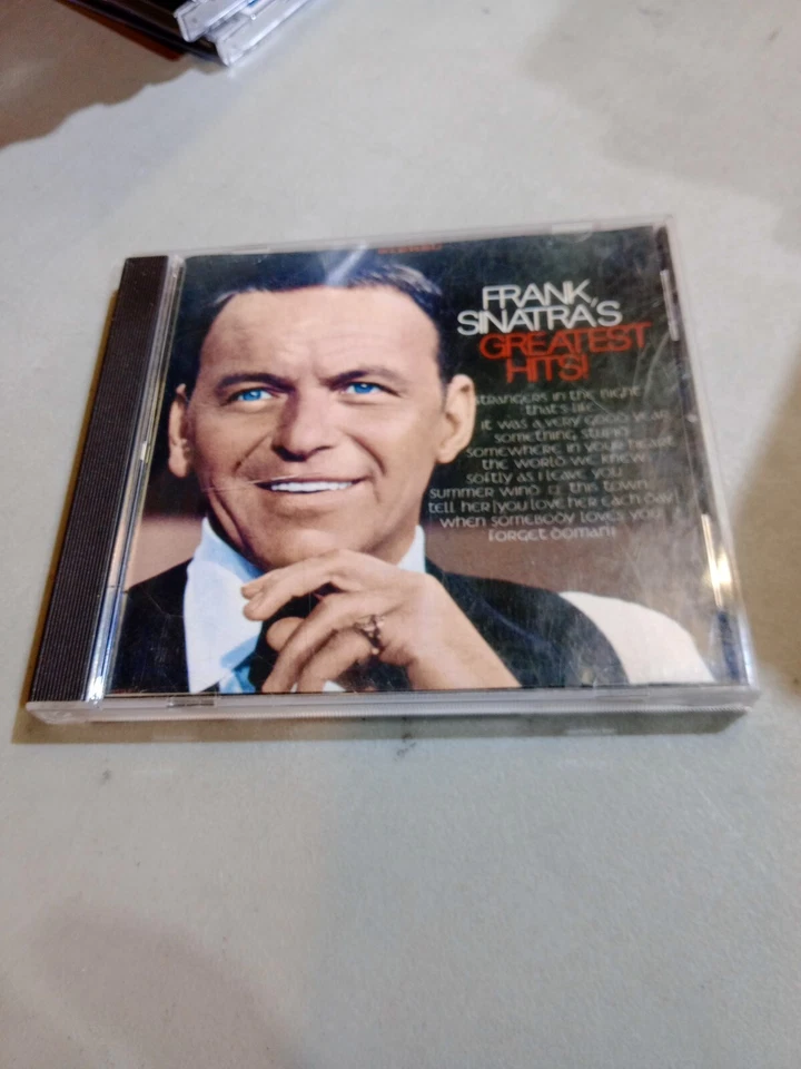 Frank Sinatra's Greatest Hits - Music CD - Sinatra, Frank -  1990-10-25 - Warner - Image 1 of 1