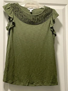 NWOT - by TIME and TRUE EYELET TOP SLEEVELESS FLUTTER SLEEVES TOP GREEN Size S - Picture 1 of 3