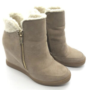 Ladies Unisa Wedge Tan Booties Ankle Boots Sherpa Lined Gold Zippers 