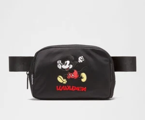 2024 Lululemon Mickey Mouse Everywhere Black Belt Bag NEW NWT - Foto 1 di 8