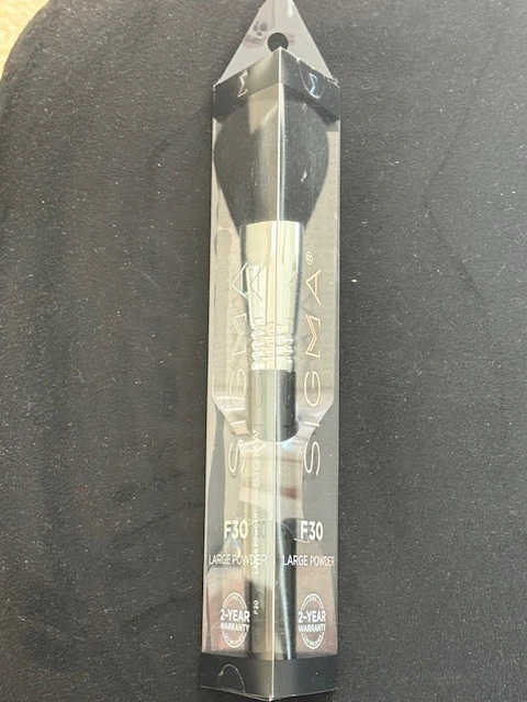 Sigma F30 Large Powder Brush New in Box Sealed Free Ship - Image 1 of 4