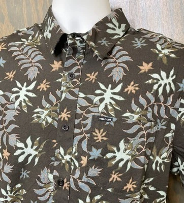 Volcom Warbler Size M Tropical Reef Leaves Cotton Shirt Front Pocket NEW $60 - Image 1 of 4