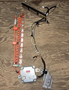 2010-2016 Prius C hybrid battery voltage sensor With Harness And Temp Sensor - Picture 1 of 3