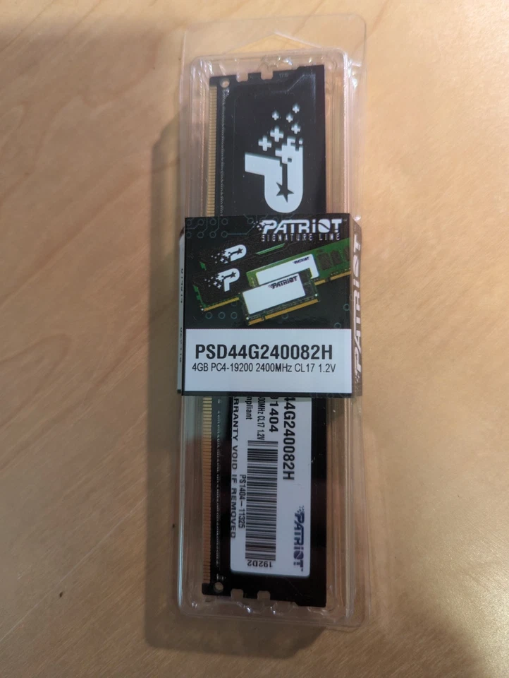 Patriot Signature Line 4GB (1 x 4GB) DDR4 2400 MHz DRAM Desktop Memory - Image 1 of 1