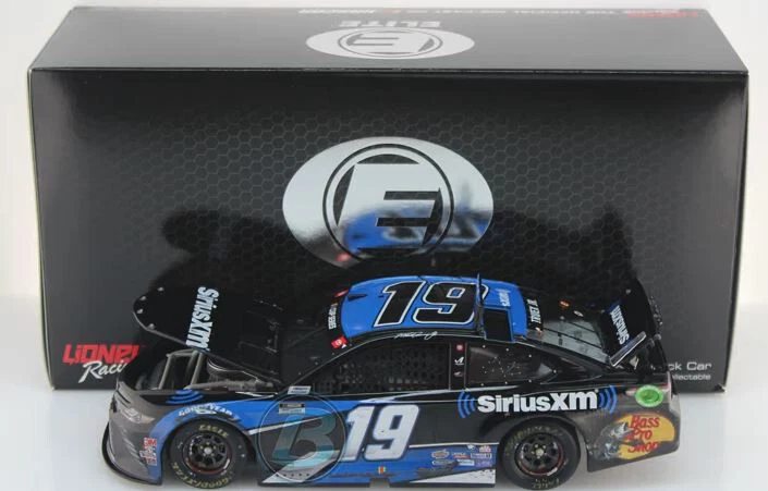 Martin Truex Jr. #18 Sirius XM Martinsville Win Elite 2020 1:24 1 de 229 Foto 1 de 1