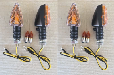 4 Frecce Nere 80x30 Lampadine per BENELLI E3 50 - G2 50 - Jarno 125 Foto 1 de 3