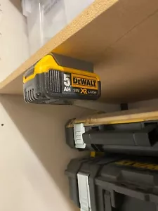 15x 18v/54v DEWALT XR/FLEXVOLT BATTERY HOLDER/MOUNTS 2ah/3ah/4ah/5ah/6AH/9AH - Picture 1 of 12
