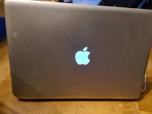 Apple MacBook Pro A1286 15,4-Zoll Laptop 2011 - Bild 1 von 6