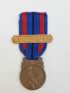 Médaille des Victimes de l'Invasion, bronze, barrette "Prisonnier Politique" - Picture 1 of 3