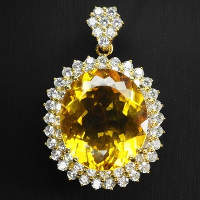 Lujosos colgantes de doble halo de plata de ley 925 de citrino dorado amarillo de 25,75 quilates Foto 1 de 4