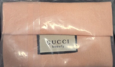 Bolso Gucci Beauty Pequeño Peine y Bolsa Rosa Flor Foto 1 de 2