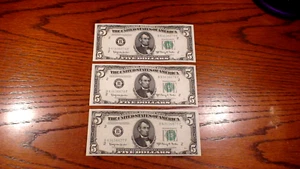3 CONSECUTIVE 1950-E FIVE DOLLAR NEW YORK CHOICE UNCIRCULATED NOTES $5.00 BILLS! - Picture 1 of 5
