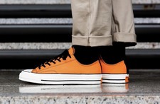 converse low mujer naranja