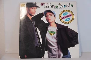 This Beat is Technotronic, Featuring MC Single Vinyl 1990. Made in USA - Picture 1 of 4