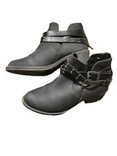 Women's Boots size 6 Black and Gray