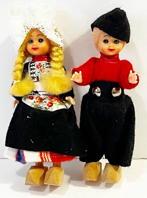 Holanda Holanda Muñecas Niño y Niña Zapatos de Madera Disfraz Recuerdo Lote de 2 De Colección Foto 1 de 4